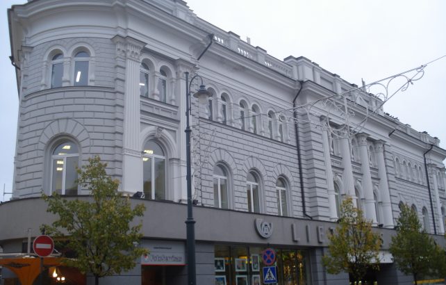 Gedimino 7 post office in Vilnius wikipedia nuotr 642x410