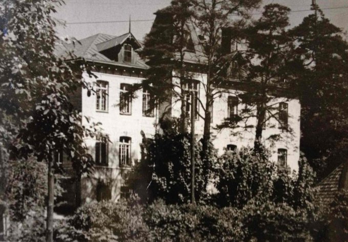 Nuotrauka iš J.Šurkaus disertacijos „Psichiatrijos vystymasis Lietuvoje“ / Respublikinės Vilniaus psichoneurologinės ligoninės didysis pastatas, 1959 metai.